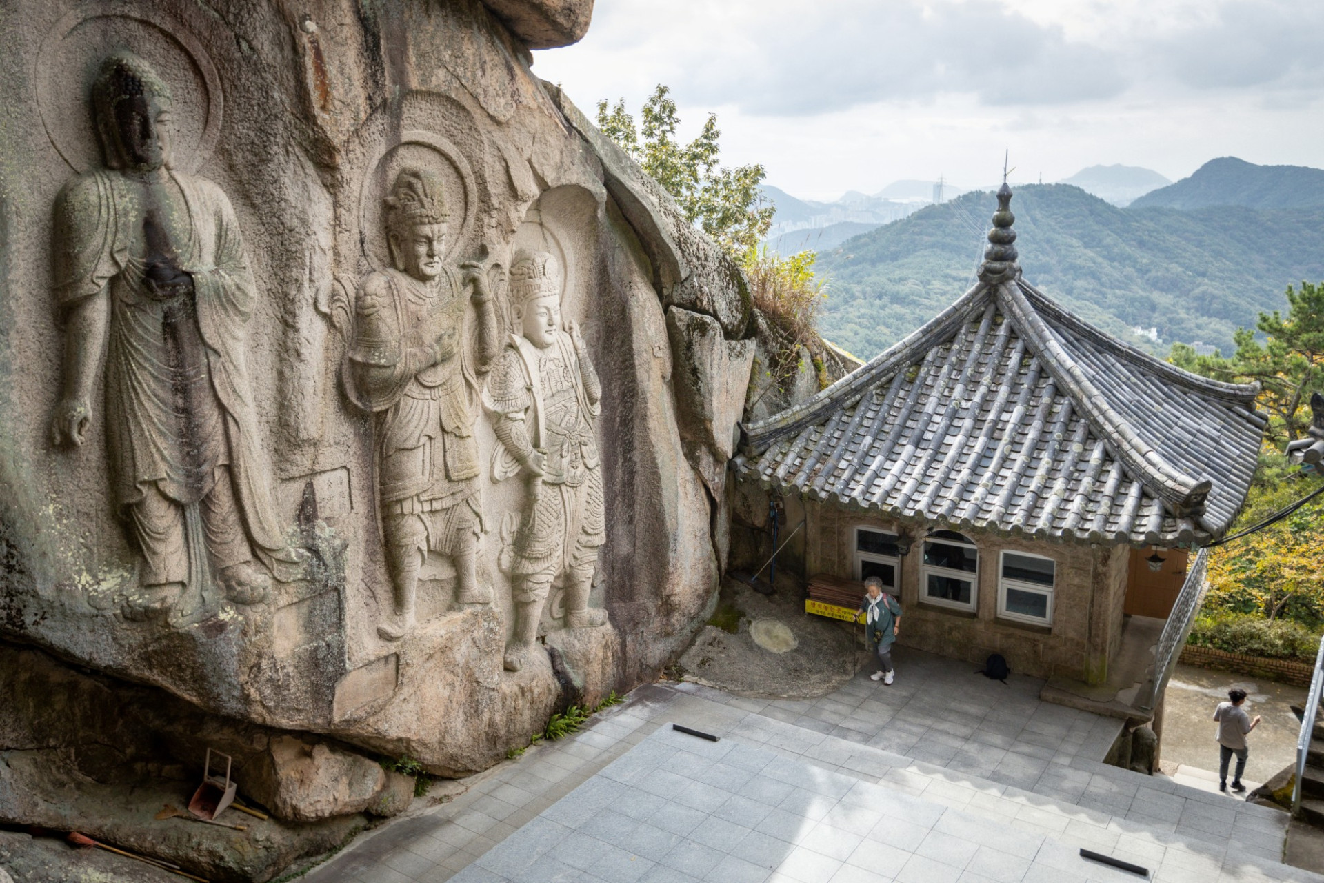 Seobulsa Temple Busan shutterstock 2614966929 c.Sun Shine