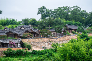 Yangdong Village shutterstock 2365381935 c.Jon Chica