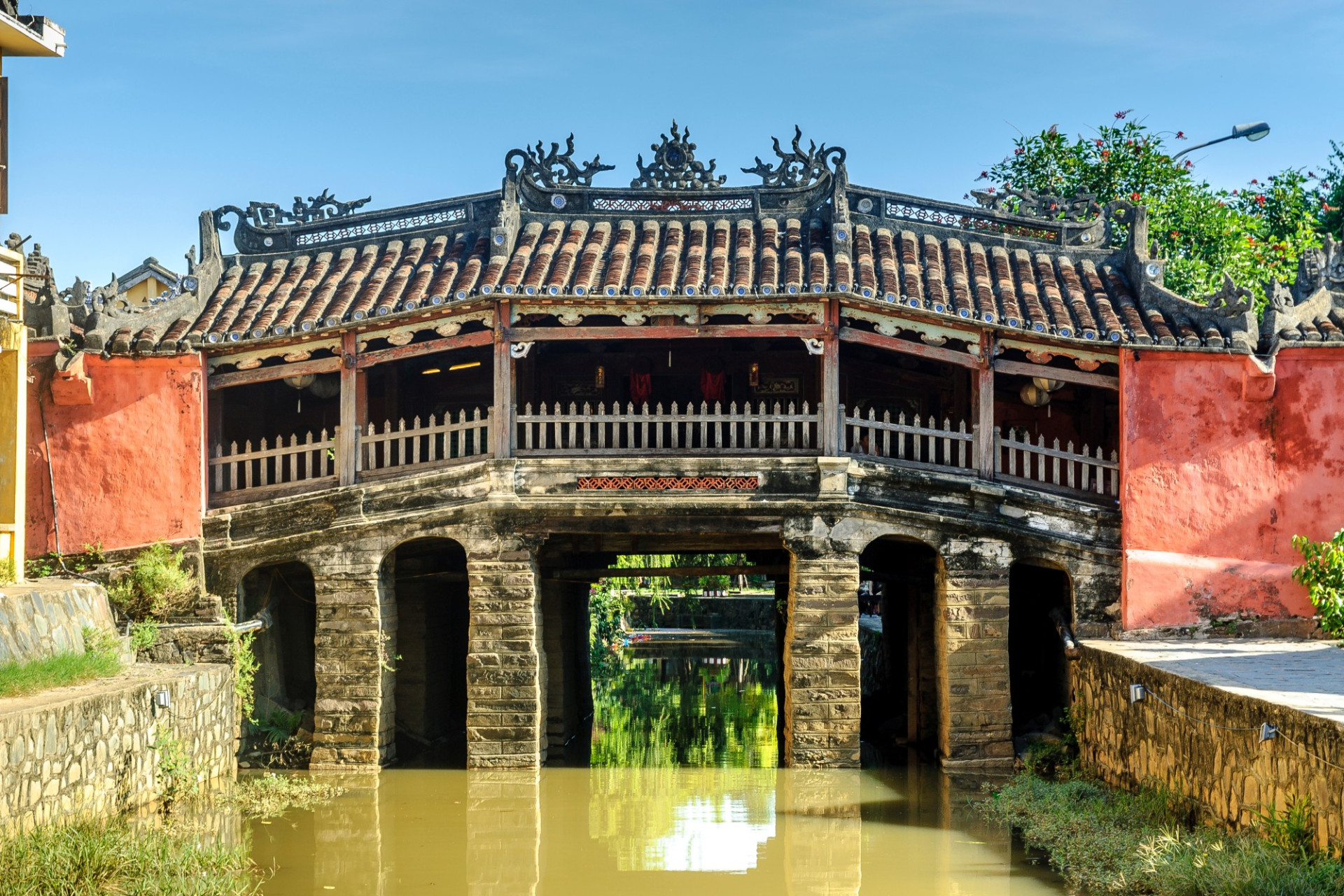 Janapanese Covered Bridge Hoi An AdobeStock 184815100 c.ahaul1969