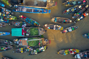 River Market Vietnam AdobeStock 235178672 c.helivideo