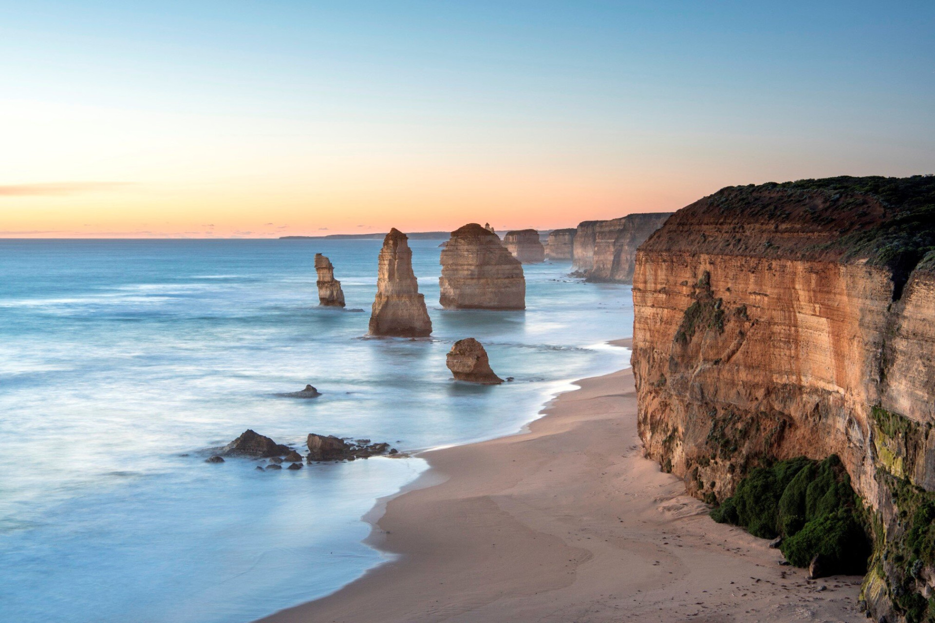 Twelve Apostles 148349 56 cVisitVIC 2400x1600
