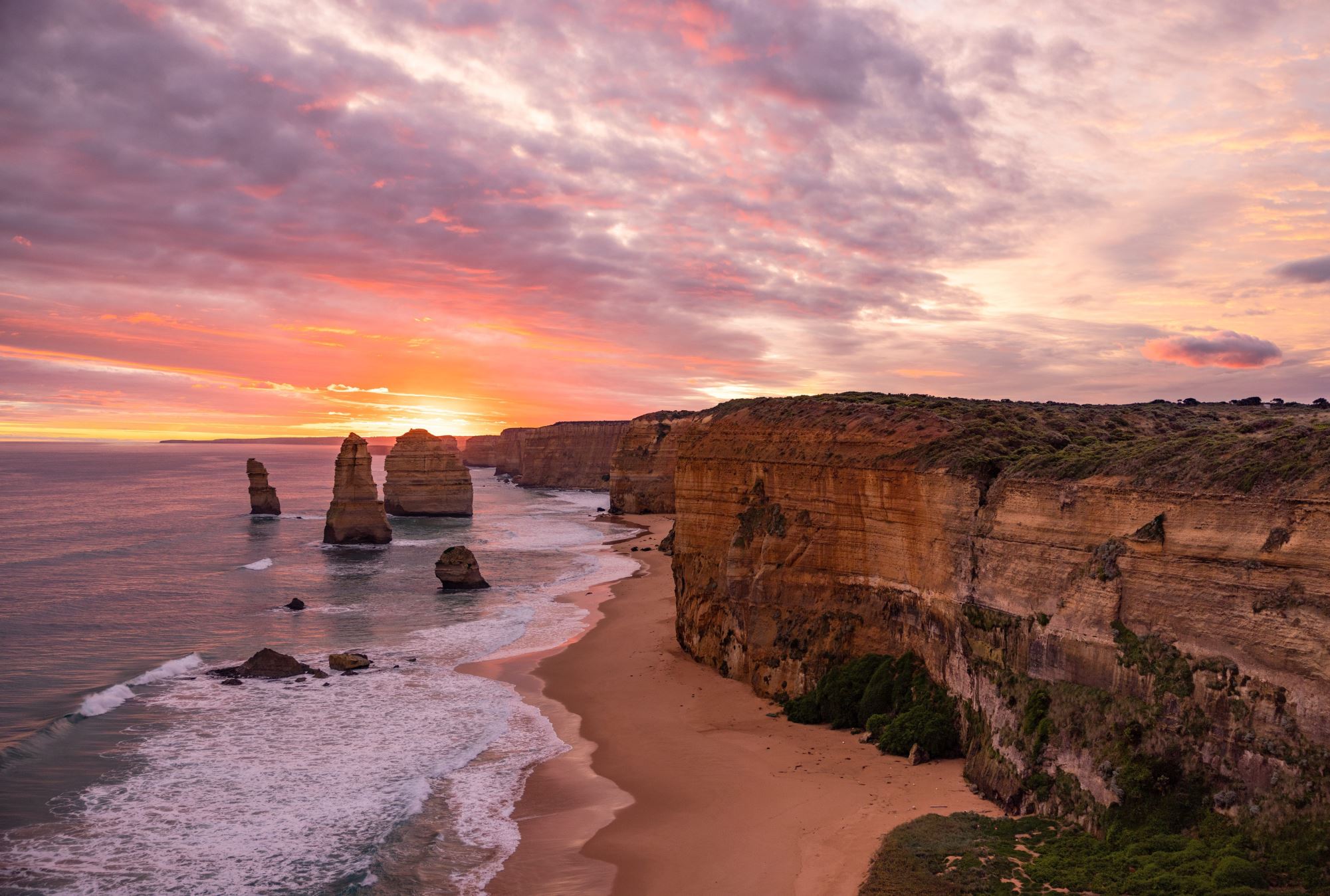 Australia Highlights – Melbourne, Uluru, Cairns & Sydney