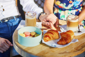 Paris cafe France AdobeStock 88653288 web