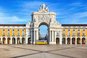 Lisbon Praca do Comercio Commerce Square Portugal AdobeStock 139553395 web