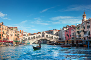 Venice Grand Canal Rialto Bridge gondola ride ItalyiStock 2015401861 web