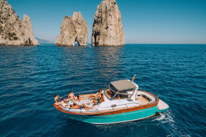 Capri boat tour Italy web
