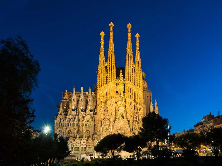 Spain Essentials - Barcelona, Granada & Seville