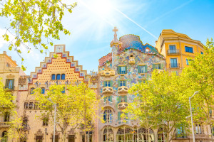 Barcelona Casa Amatller and Casa Batllo AdobeStock 683503266 web