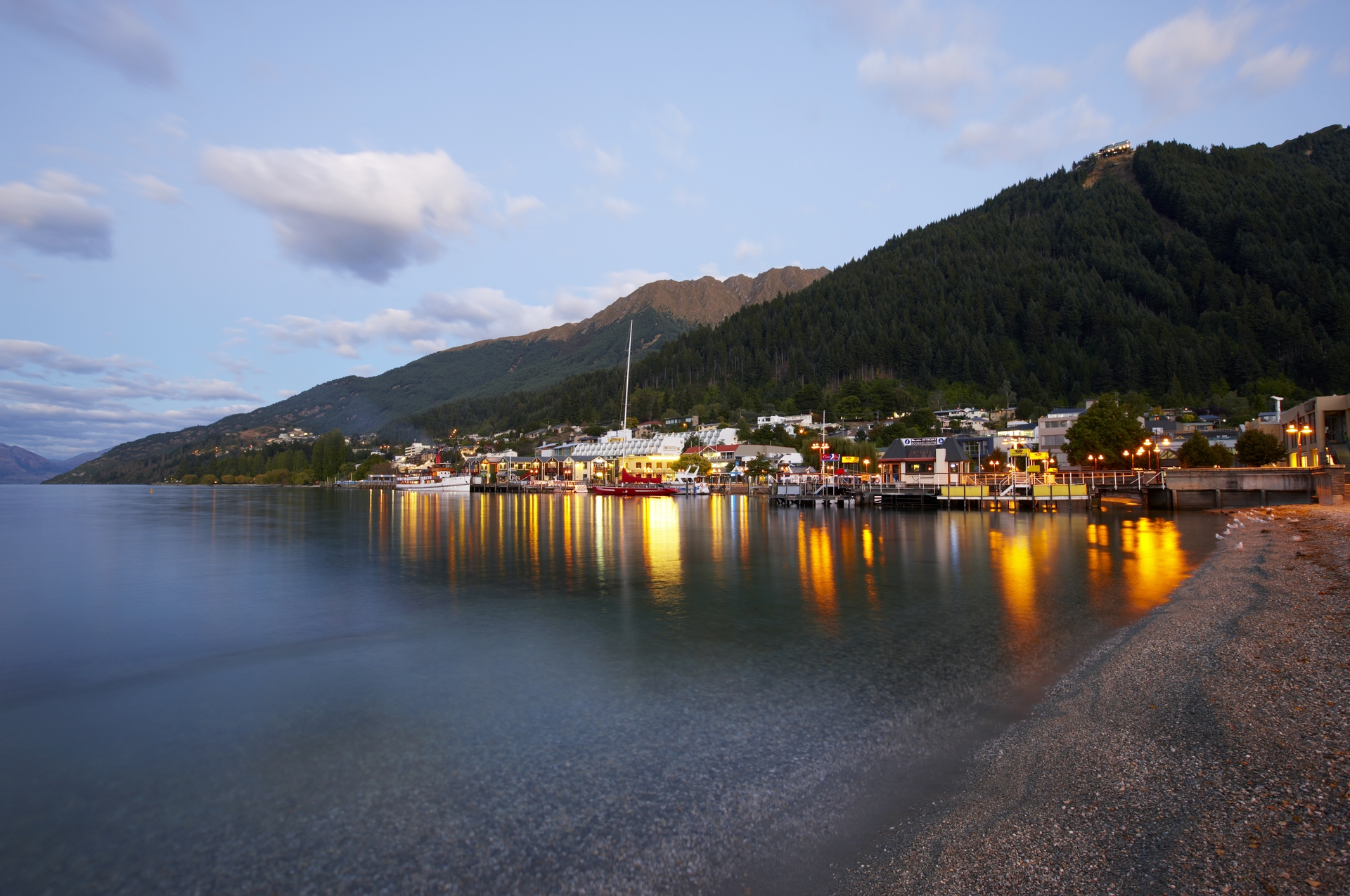 Steamer Wharf at Ducks 169612 c.Queenstown Tourism