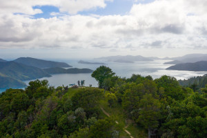 430677 the queen charlotte track