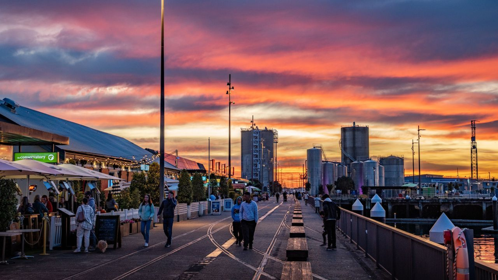 Auckland Waterfront Sunset c.Tataki  Auckland Unlimited Ltd
