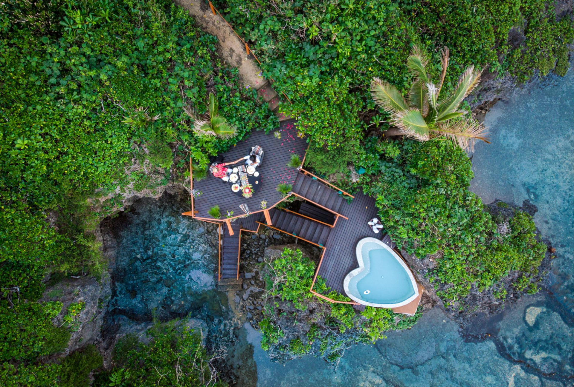 Namale Resort Heart Shaped Hot Tub2