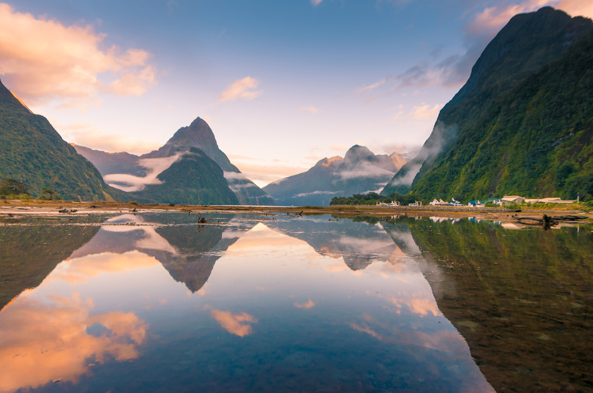 Mitre Peak Milford Sound fiord Fiordland National Park New Zealand iStock 640829610 web