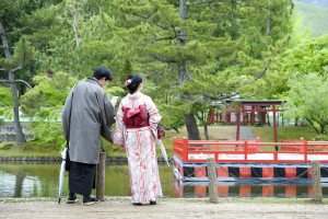 Nara Park couple kimino Japan iStock 2157314863 web