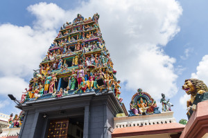 Singapore Sri Mariamman Temple Chinatown iStock 2190076314 web