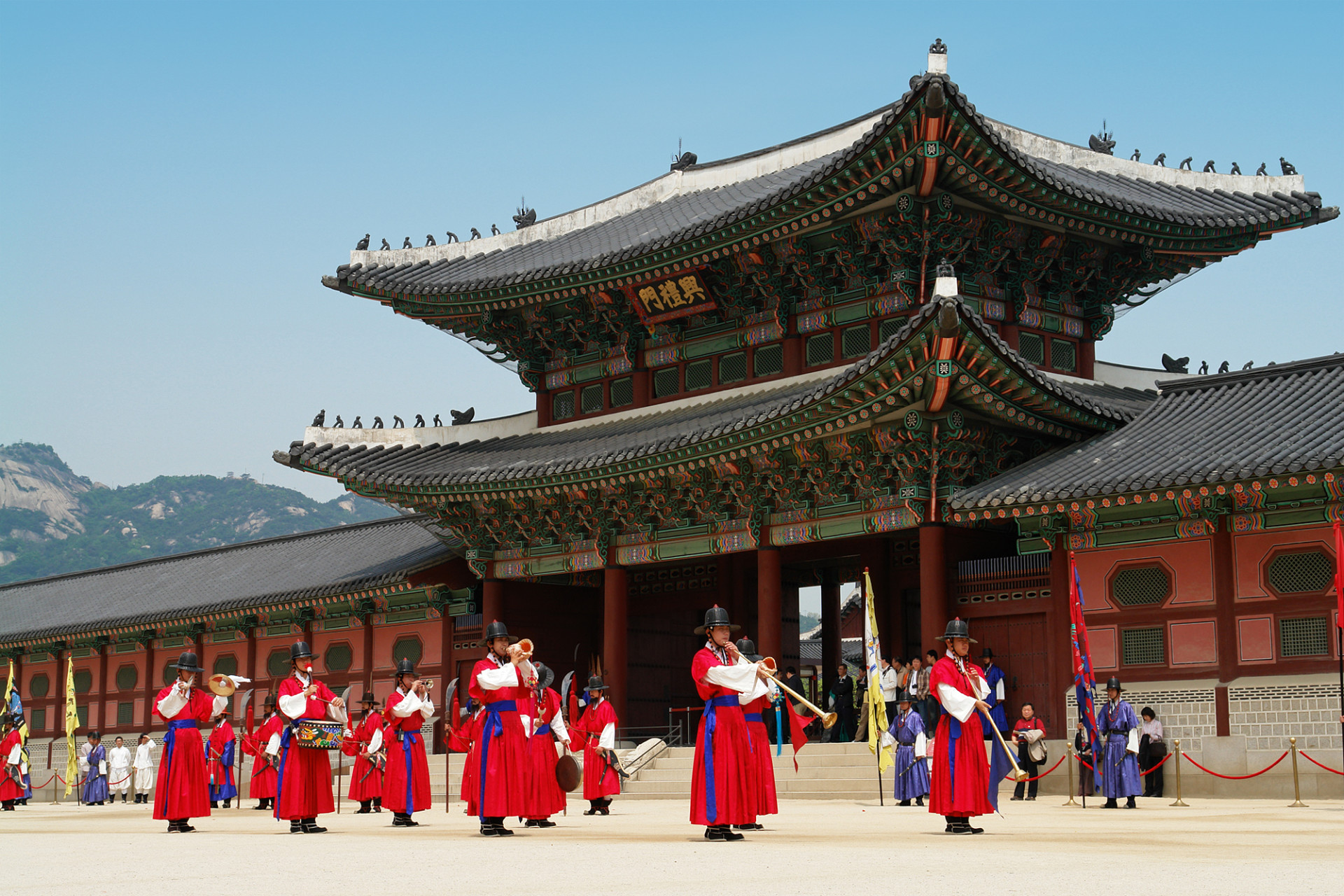 South Korea Gyeongbokgung Palace Changing of the Royal Guard Ceremony iStock 458553653 web
