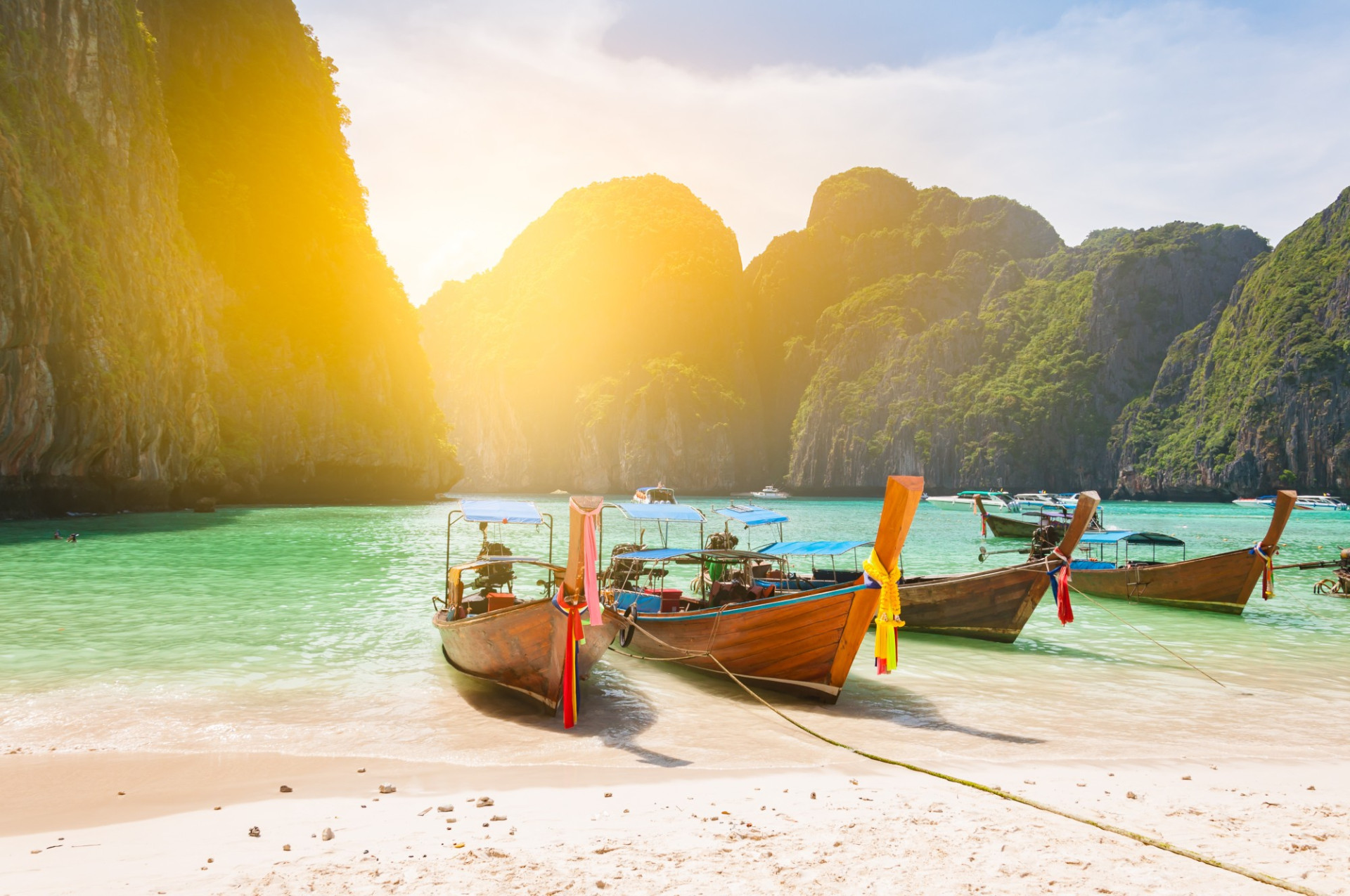 Traditional Long tail Boat Krabi Phuket AdobeStock 155114060 c.normalfx
